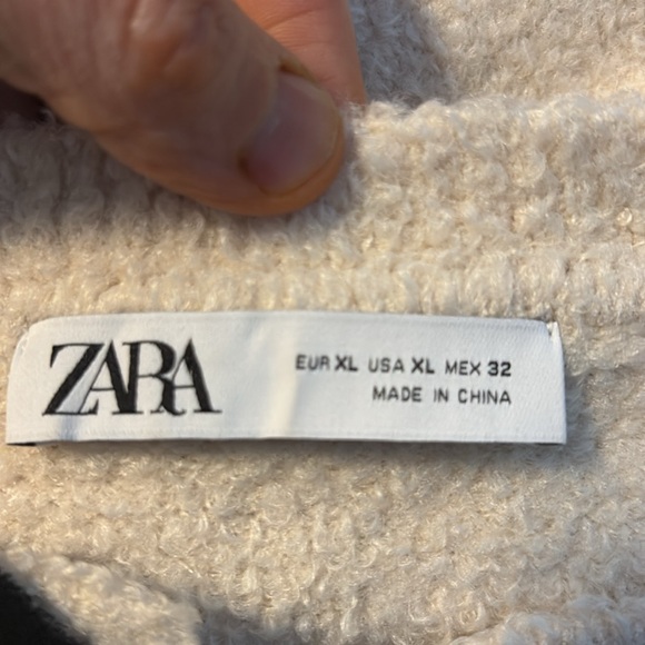 Zara Cream Blazer with Black Accents - Picture 5 of 6